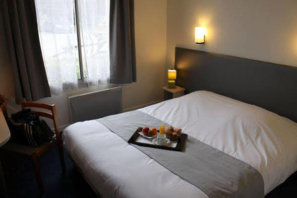 Logis Hotel Lodge La Valette Cesson-Sévigné Exteriör bild